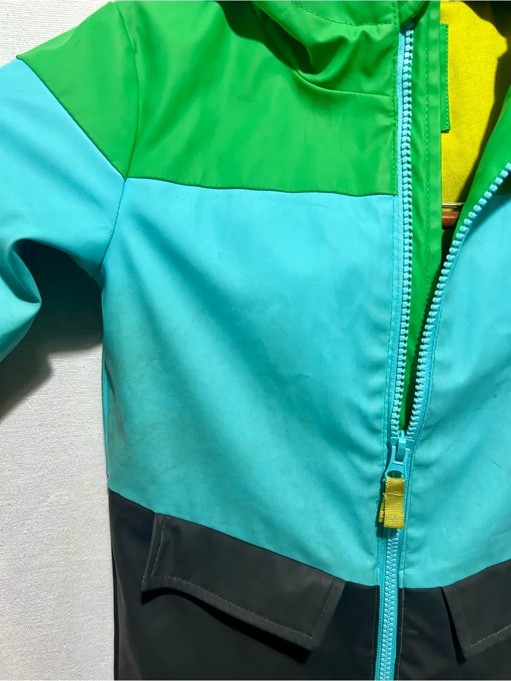 Cat & Jack Toddler Colorblock Rain Jacket Green Blue Black Hooded 5T